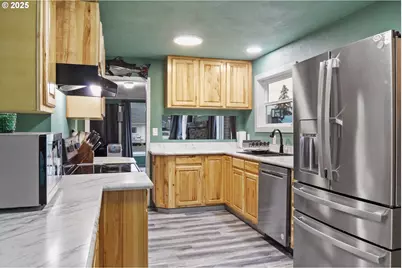 1038 3rd Ave, Sweet Home, OR 97386 - Photo 17