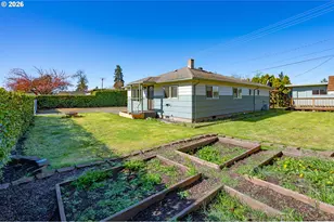 672 51st St, Springfield, OR 97478 - Photo 39