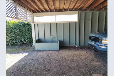 672 51st St, Springfield, OR 97478 - Photo 23