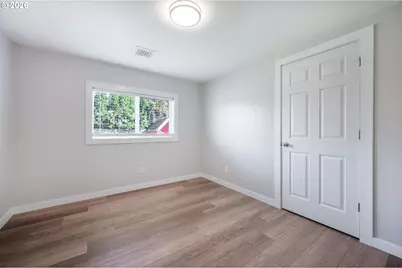 672 51st St, Springfield, OR 97478 - Photo 17