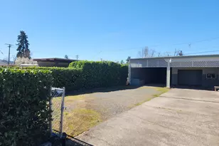 672 51st St, Springfield, OR 97478 - Photo 41