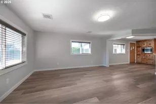 672 51st St, Springfield, OR 97478 - Photo 7