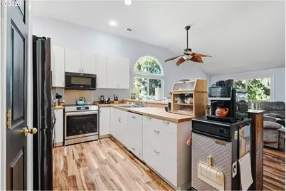 8500 NE 16th Ln, Vancouver, WA 98664 - Photo 7