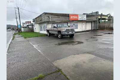 1120 S Broadway, Coos Bay, OR 97420 - Photo 1