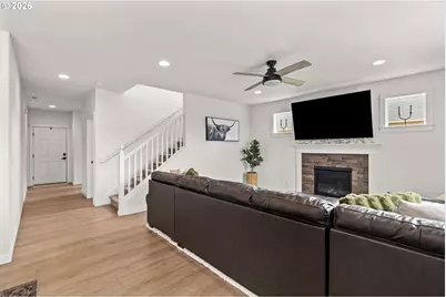 2098 S 60th St, Springfield, OR 97478 - Photo 11