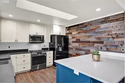 85675 Glenada Rd, Florence, OR 97439 - Photo 11