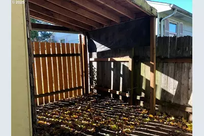 3215 Pheasant Blvd, Springfield, OR 97477 - Photo 17