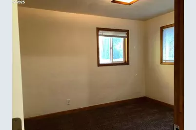 3215 Pheasant Blvd, Springfield, OR 97477 - Photo 11