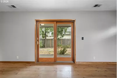 340 N 7th St, Harrisburg, OR 97446 - Photo 9