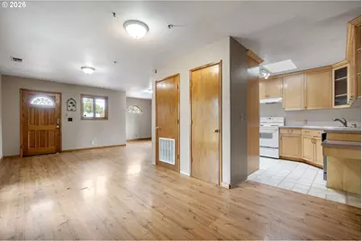 340 N 7th St, Harrisburg, OR 97446 - Photo 13