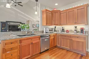 2610 Crowther Dr, Eugene, OR 97404 - Photo 9