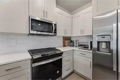 2414 SE Maybrook Ln, Milwaukie, OR 97222 - Photo 15