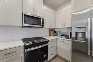 2414 SE Maybrook Ln, Milwaukie, OR 97222 - Photo 15