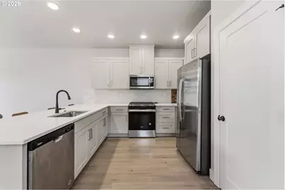 2414 SE Maybrook Ln, Milwaukie, OR 97222 - Photo 13