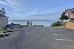 860 SW 10th St, Lincoln City, OR 97367 - Photo 9