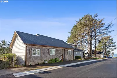 860 SW 10th St, Lincoln City, OR 97367 - Photo 3