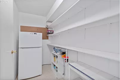 860 SW 10th St, Lincoln City, OR 97367 - Photo 31