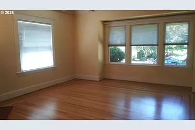 1926 NE 11th Ave, Portland, OR 97212 - Photo 3