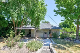 318 E 13th St, The Dalles, OR 97058 - Photo 23