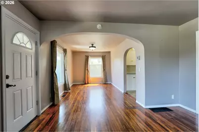 318 E 13th St, The Dalles, OR 97058 - Photo 3