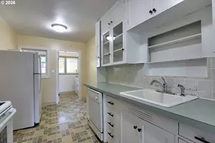 318 E 13th St, The Dalles, OR 97058 - Photo 11