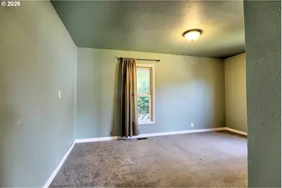 318 E 13th St, The Dalles, OR 97058 - Photo 7