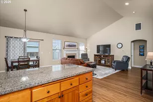 4155 Stellar Way, Springfield, OR 97478 - Photo 17