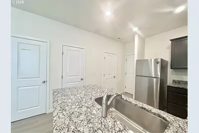 64 NE 134th Pl, Portland, OR 97230 - Photo 11