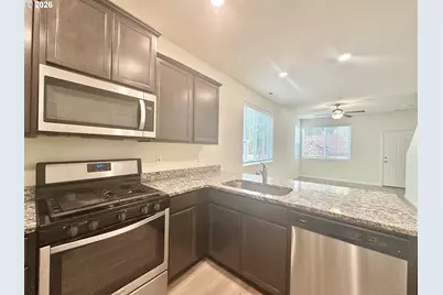 64 NE 134th Pl, Portland, OR 97230 - Photo 9