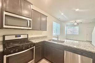 64 NE 134th Pl, Portland, OR 97230 - Photo 9