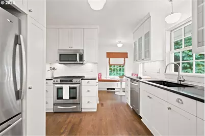 1035 SW Westwood Dr, Portland, OR 97239 - Photo 17