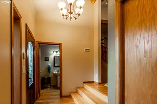 2660 Bowmont Dr, Eugene, OR 97405 - Photo 9