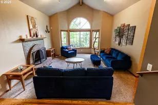 2660 Bowmont Dr, Eugene, OR 97405 - Photo 11