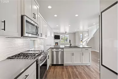 8058 SE Reddington St, Hillsboro, OR 97123 - Photo 9