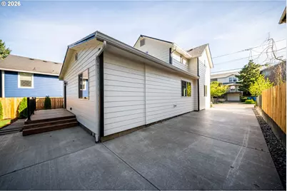 1925 SE Sherrett St, Portland, OR 97202 - Photo 29