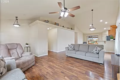 723 N 7th St, Carlton, OR 97111 - Photo 5