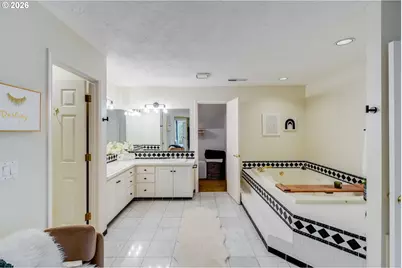 17282 Lake Haven Dr, Lake Oswego, OR 97035 - Photo 29