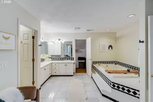 17282 Lake Haven Dr, Lake Oswego, OR 97035 - Photo 29