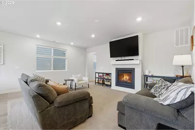 8815 SW Mohegan Ln, Tualatin, OR 97062 - Photo 9