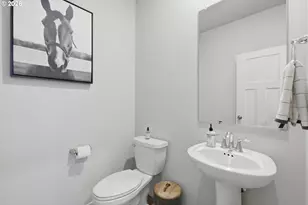 8815 SW Mohegan Ln, Tualatin, OR 97062 - Photo 27