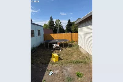 11625 SE Washington St, Portland, OR 97216 - Photo 5