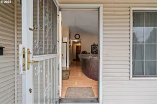 11625 SE Washington St, Portland, OR 97216 - Photo 11