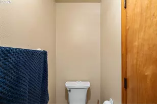 11625 SE Washington St, Portland, OR 97216 - Photo 29