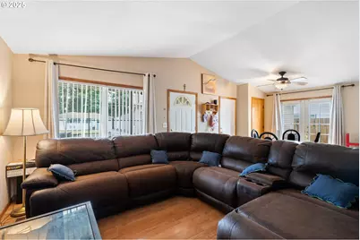 11625 SE Washington St, Portland, OR 97216 - Photo 15