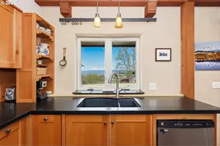 2015 Lonely Ln, Mosier, OR 97040 - Photo 11