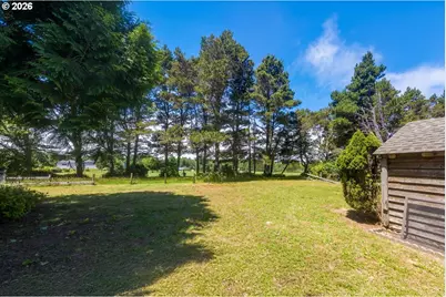2520 S Crestline Dr, Waldport, OR 97394 - Photo 37