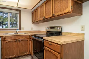 2520 S Crestline Dr, Waldport, OR 97394 - Photo 9
