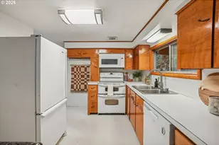 11745 SE Wood Ave, Milwaukie, OR 97222 - Photo 15