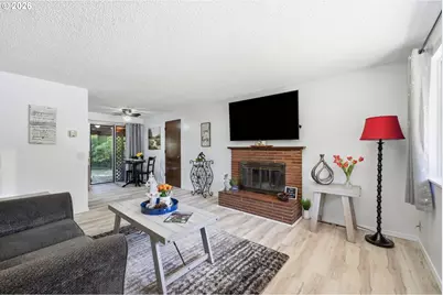 2250 W Irwin Way, Eugene, OR 97402 - Photo 5
