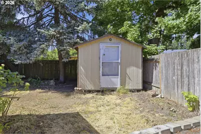 2250 W Irwin Way, Eugene, OR 97402 - Photo 41